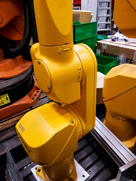 Stäubli RX60 Industrieroboter